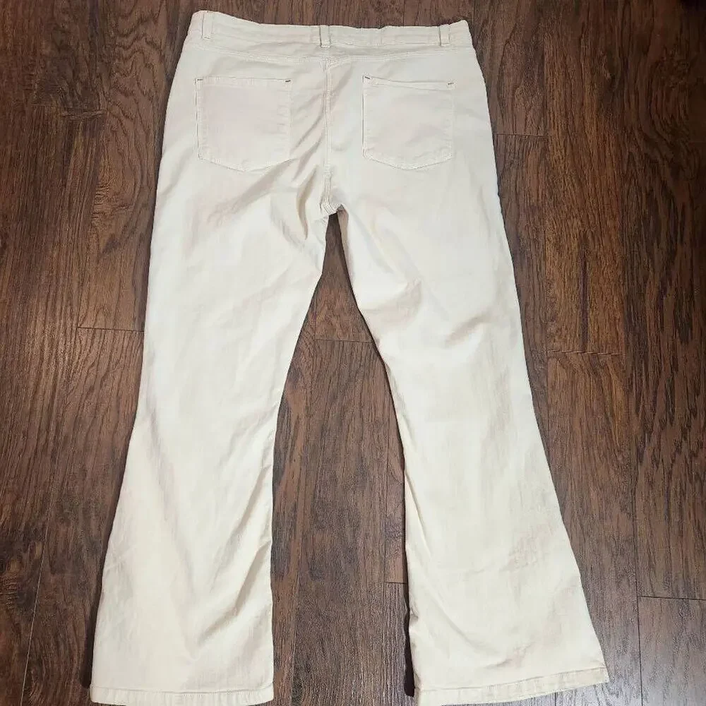 ASOS DESIGN Curve Split Bottom Flare White Denim Jeans Size 44X32